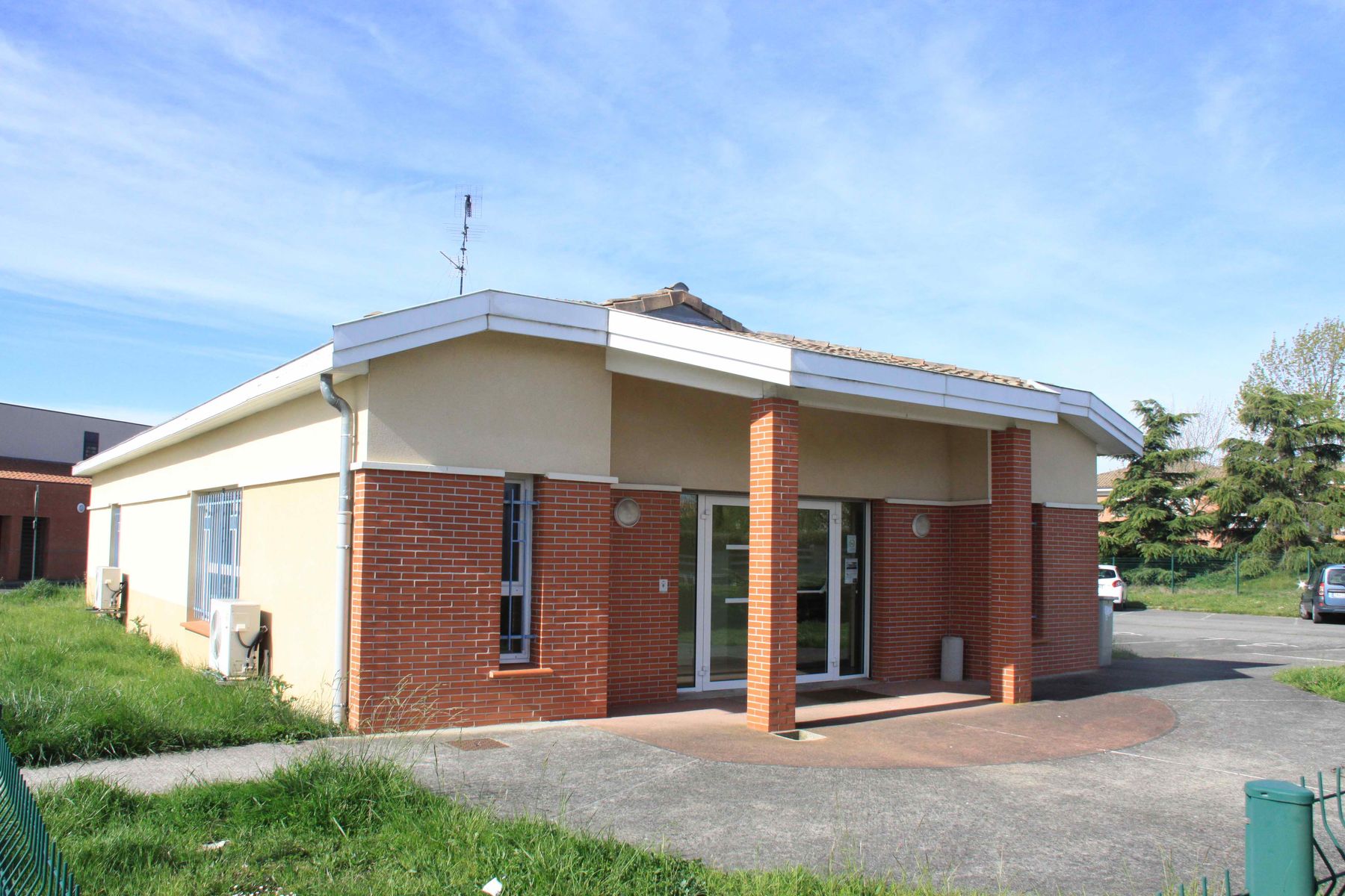 Vue extérieure salle du Banayre